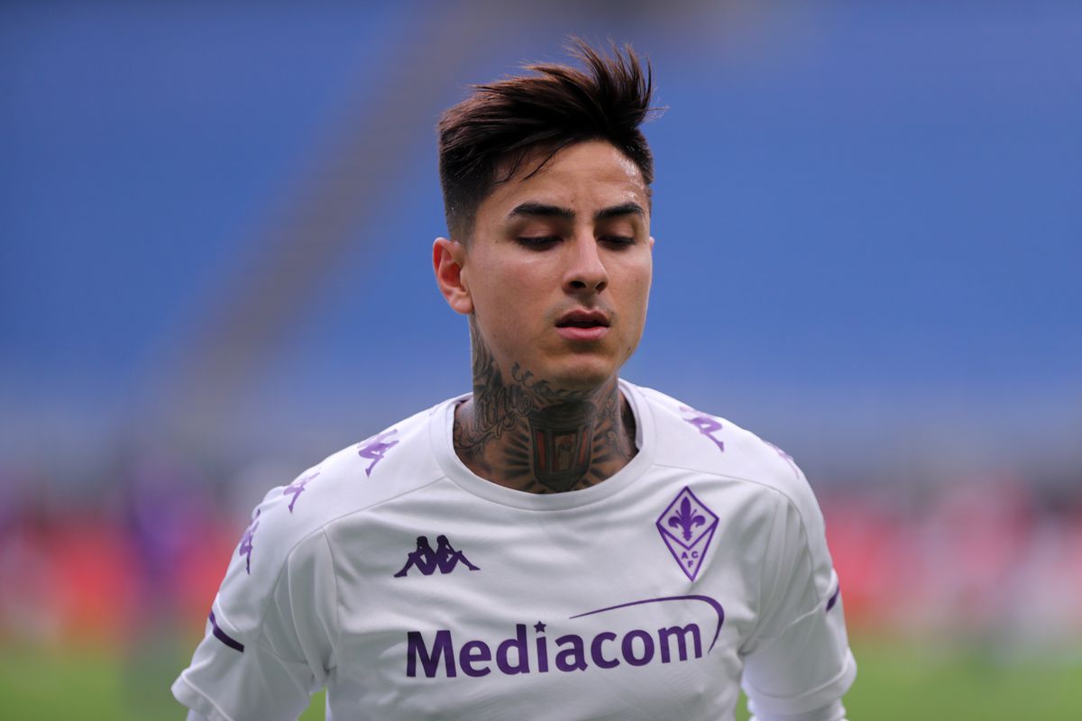 Erick Pulgar of Acf Fiorentina looks on before the Serie A...