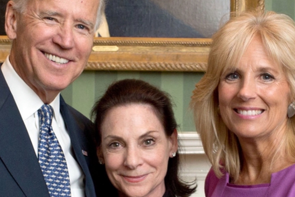Linda Rae Sher (center) with President-elect Joe Biden and incoming first lady Jill Biden.