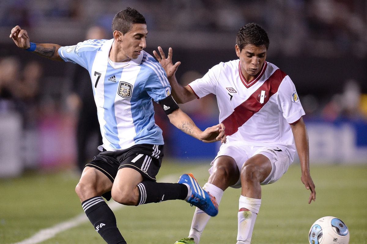 Argentina v Peru - FIFA World Cup 2014 Qualifiers