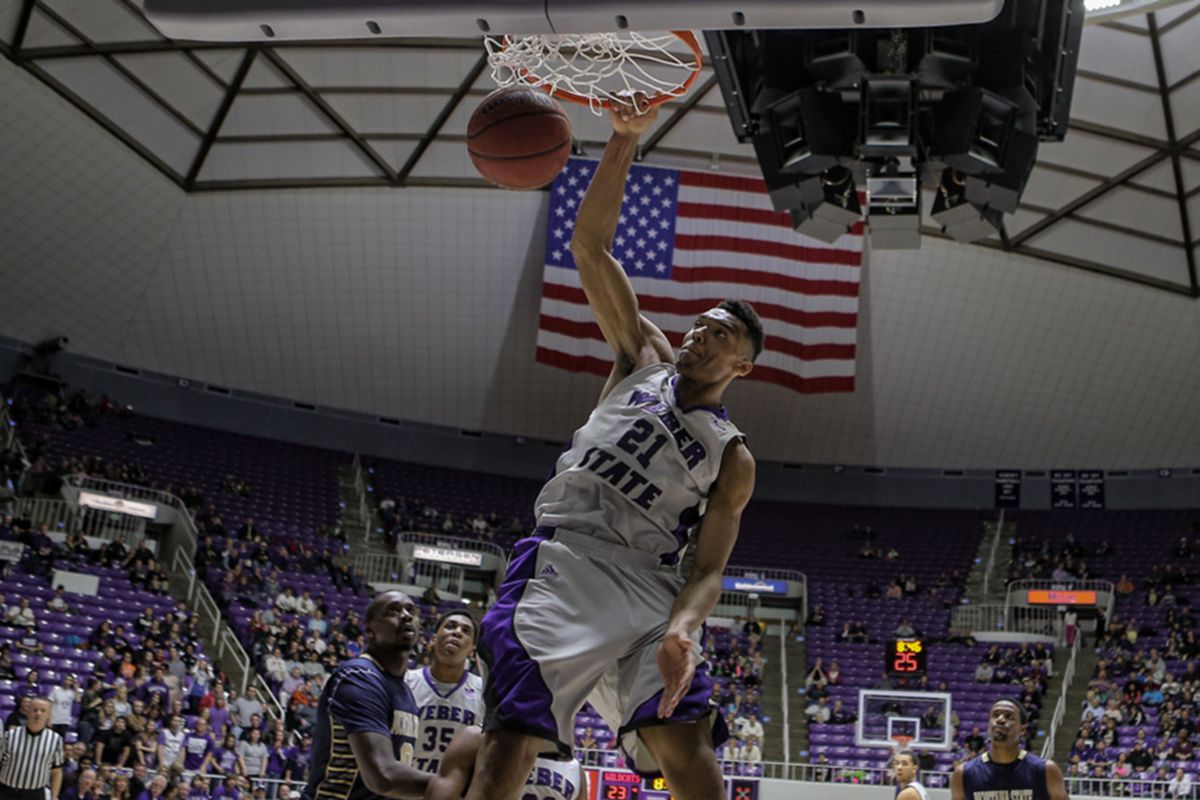 Joel Bolomboy throws down a pair for Weber State.