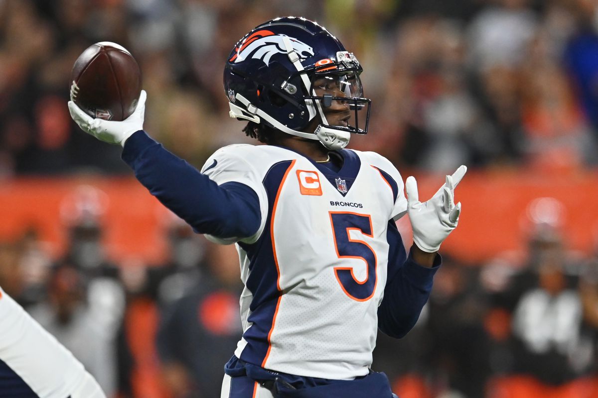 Denver Broncos quarterback Teddy Bridgewater (5) throws a pass during the first half against the Cleveland Browns at FirstEnergy Stadium.&nbsp;