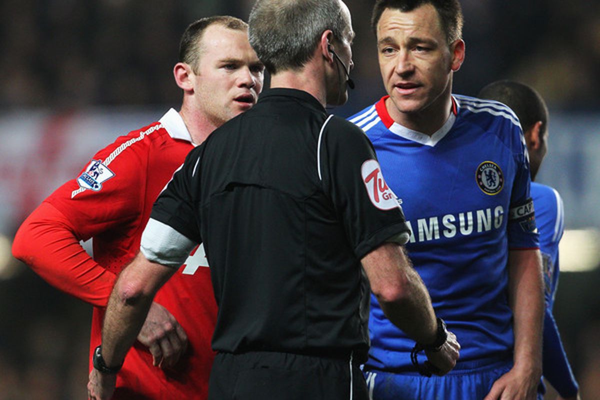 Referee Martin Atkinson is a wanker (Photo by Clive Rose/Getty Images)