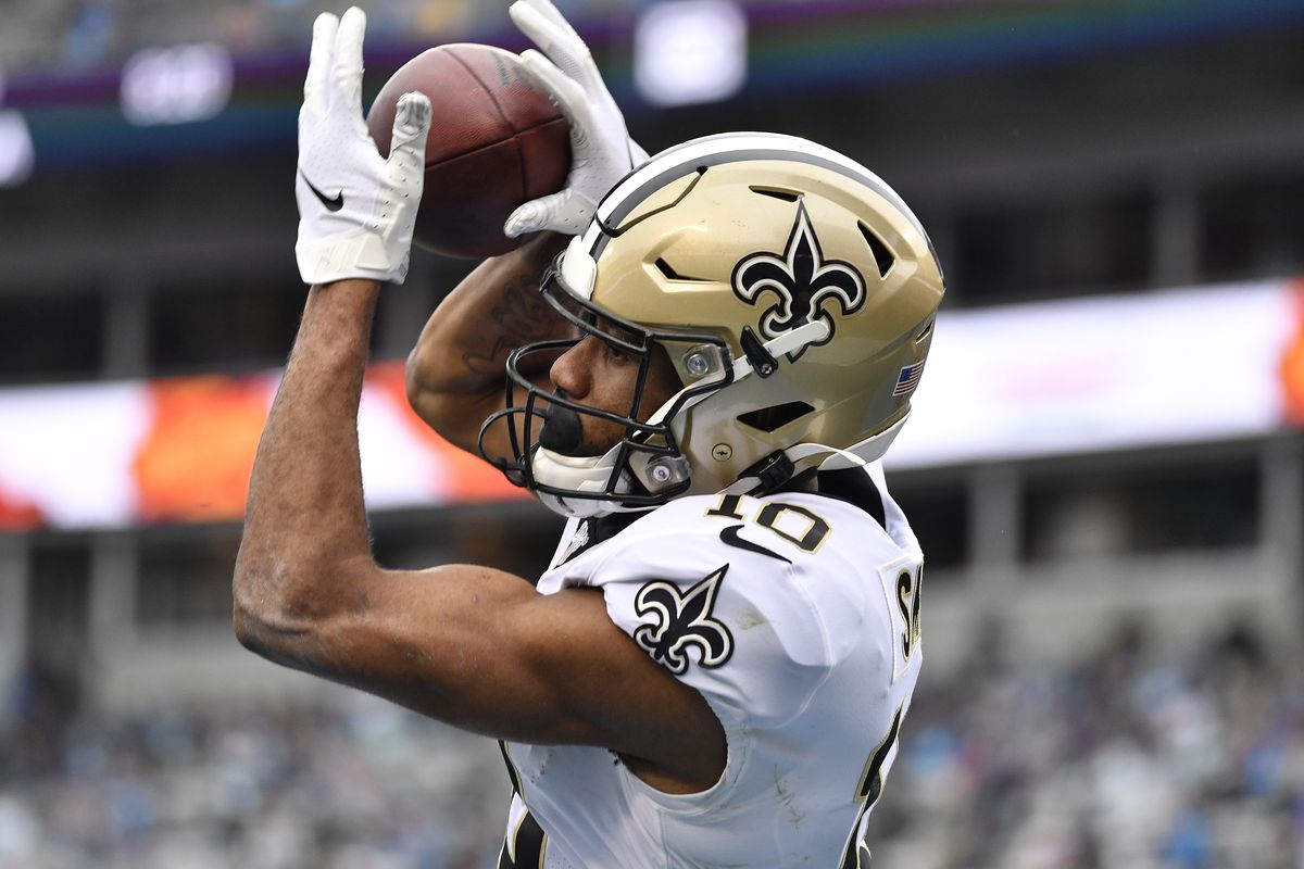 Tre’Quan Smith #10 of the New Orleans Saints makes a touchdown catch against the Carolina Panthers during the second quarter of their game at Bank of America Stadium on December 29, 2019 in Charlotte, North Carolina.