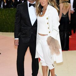 Andy Cohen and Sarah Jessica Parker, who is wearing a Monse look and SJP Collection shoes.