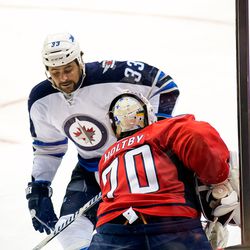 Byfuglien Closes on Holtby