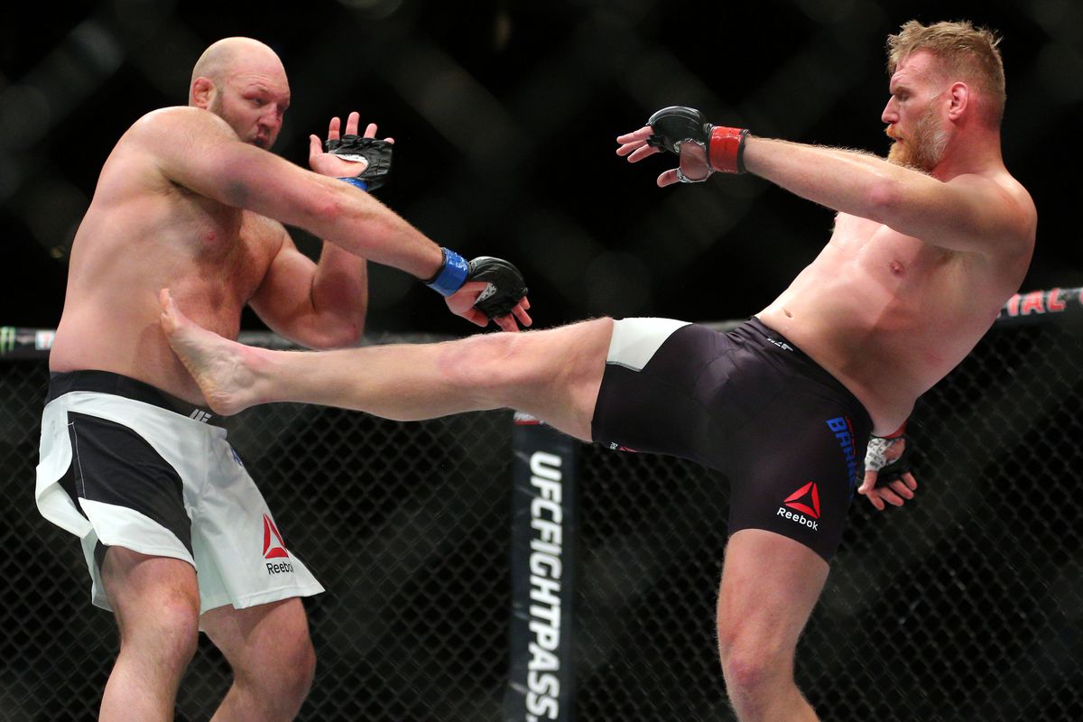 MMA: UFC on Fox 18-Barnett vs Rothwell