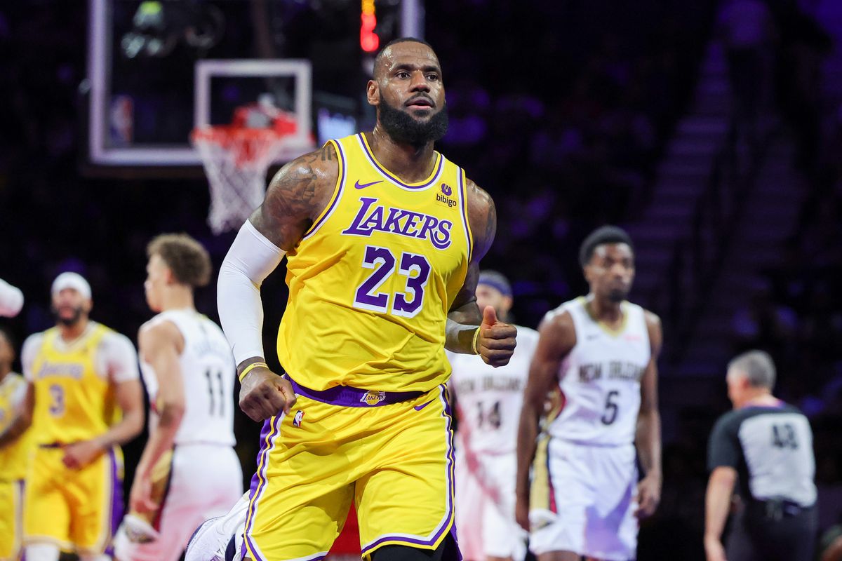 Darvin Ham makes loud case for LeBron James to be in MVP conversation -  Silver Screen and Roll
