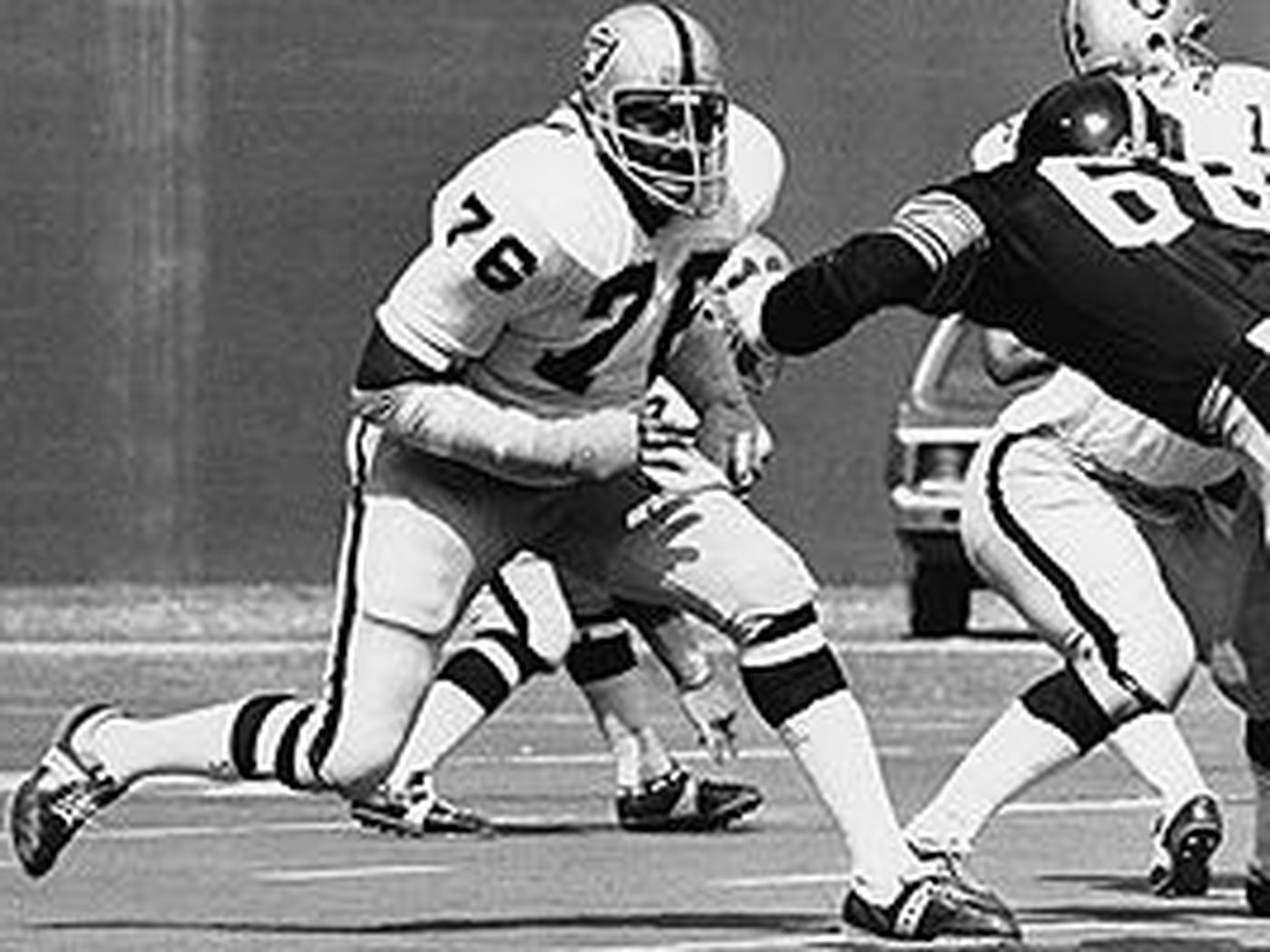 Mean' Joe Greene tells classic story about Raiders Hall of Famer Bob Brown  being one player who intimidated him - Silver And Black Pride