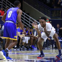 The Morehead State Eagles take on the UConn Huskies in a men’s college basketball game at Gampel Pavilion in Storrs, CT on November 8, 2018