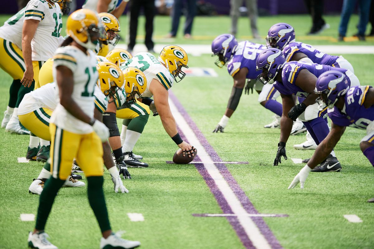 Green Bay Packers offense lines up against the Minnesota Vikings defense at U.S. Bank Stadium on September 13, 2020 in Minneapolis, Minnesota.