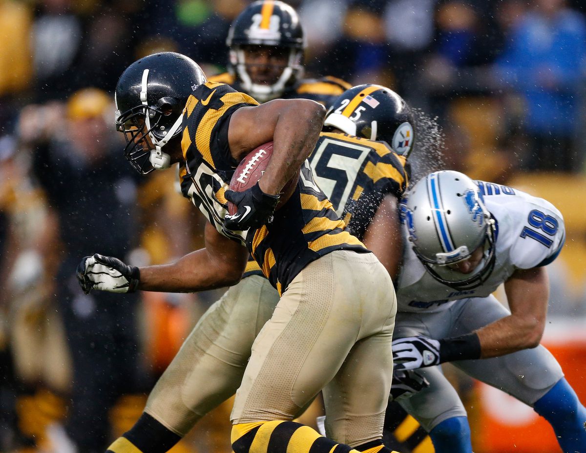 Detroit Lions so với Pittsburgh Steelers