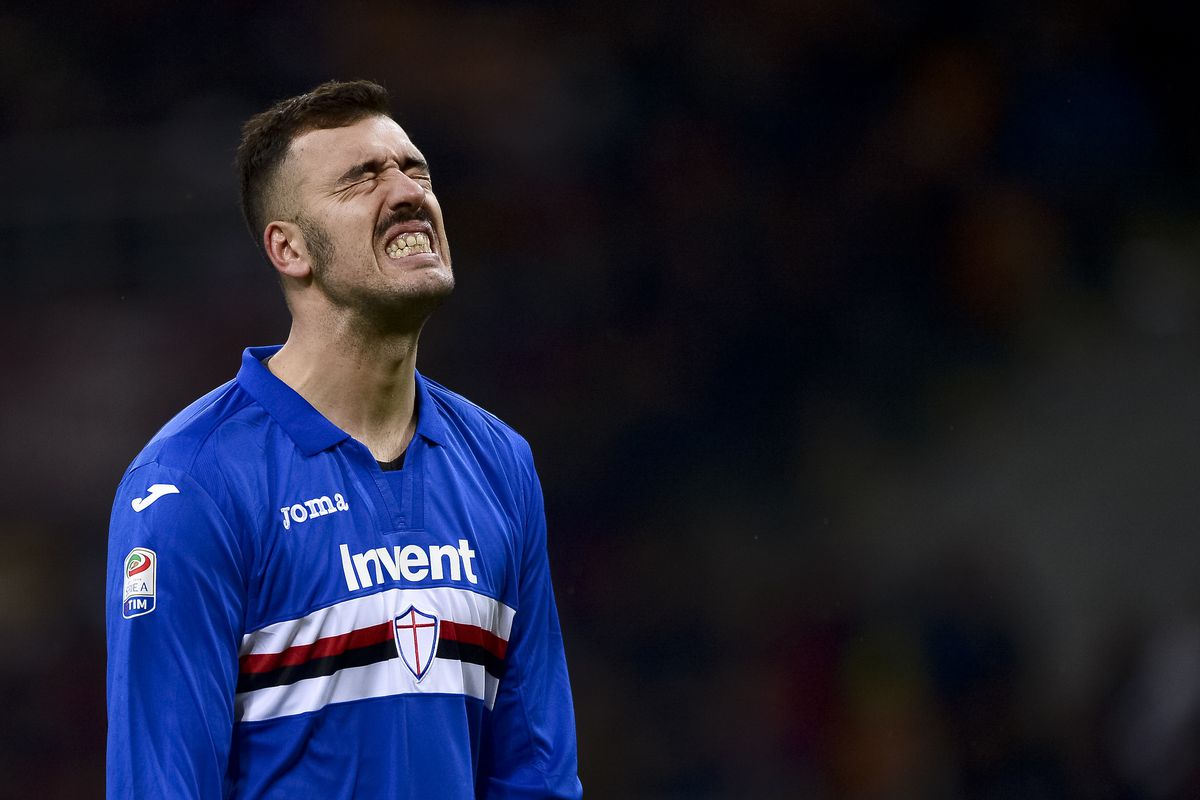 Emiliano Viviano of UC Sampdoria looks dejected during the...