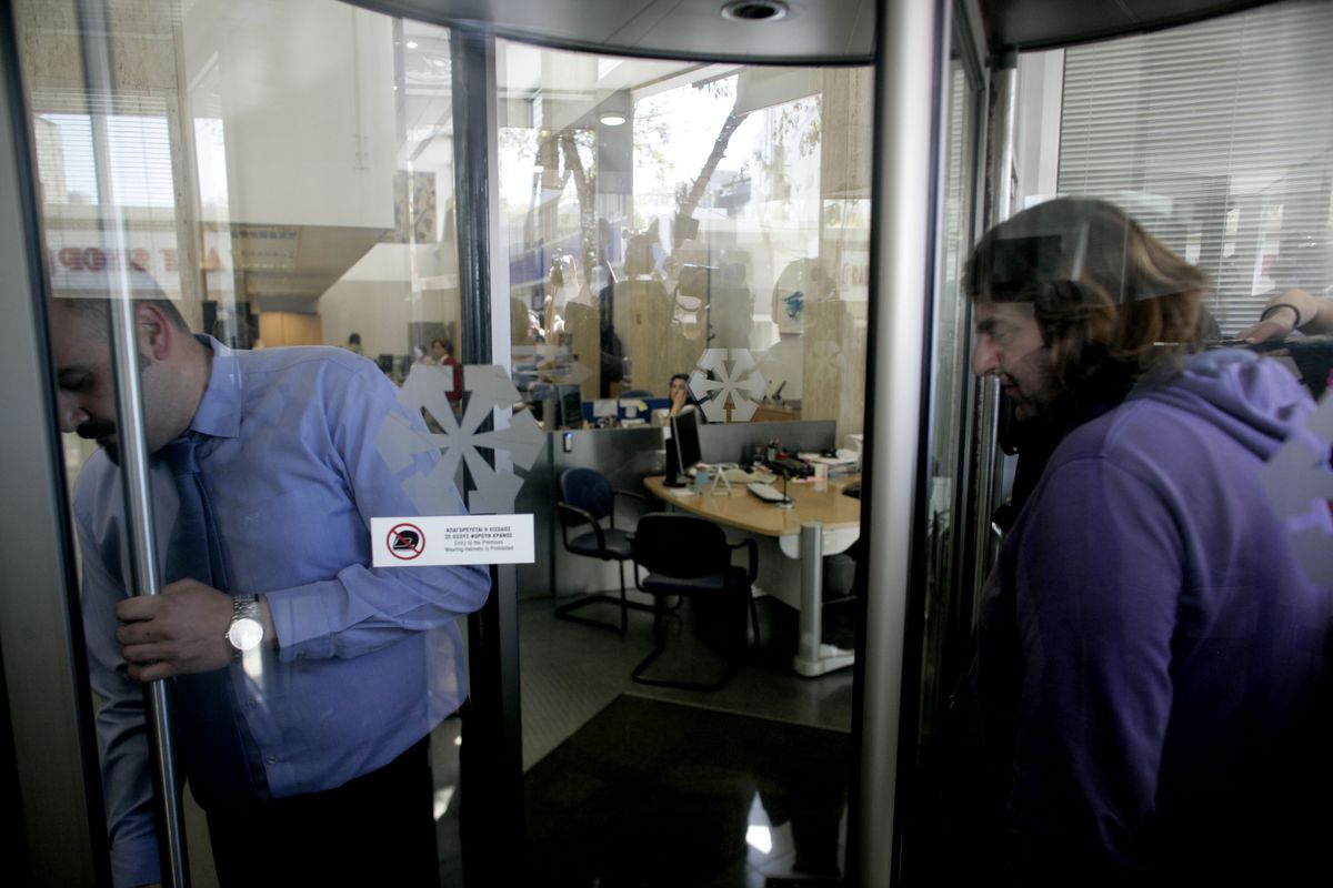 Cypriot Banks to Open After 12-day Closure