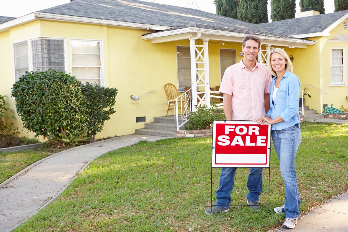 Couple buying a house