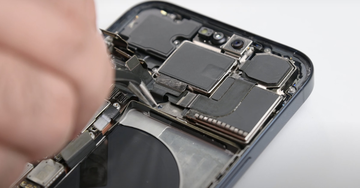 iFixit has good news and bad news about the iPhone 15 Pro Max’s repairability