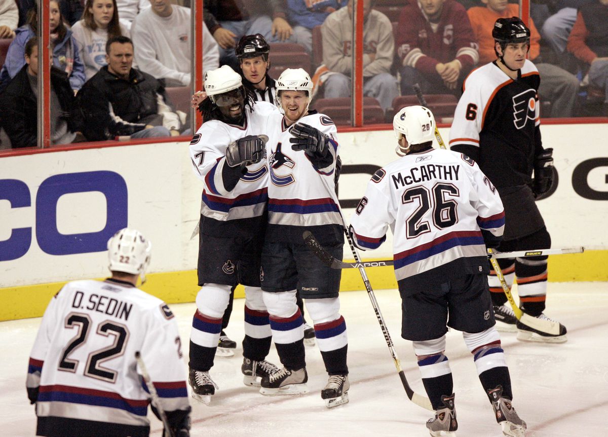 Vancouver Canucks vs Philadelphia Flyers - December 15, 2005