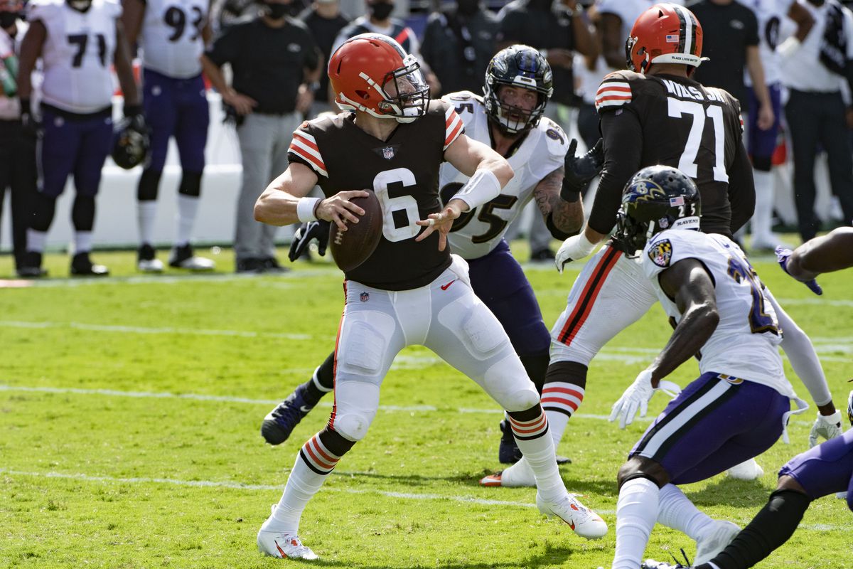 Cleveland Browns quarterback Baker Mayfield throws from the pocket during the first half against the Baltimore Ravens at M&amp;T Bank Stadium