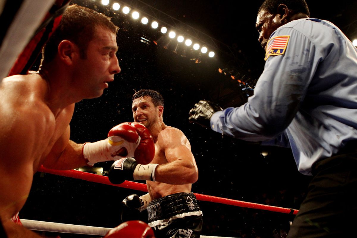 Carl Froch demolished Lucian Bute today in Nottingham, winning via TKO in the fifth round. (Photo by Scott Heavey/Getty Images)