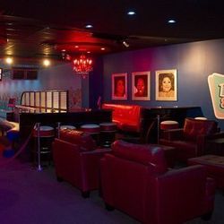 <a href="http://vegas.eater.com/archives/2012/05/09/a-look-inside-the-new-drink-drag-lounge.php">Vegas: A Look Inside the New <strong>Drink & Drag Lounge</strong></a> [Chelsea McManus]