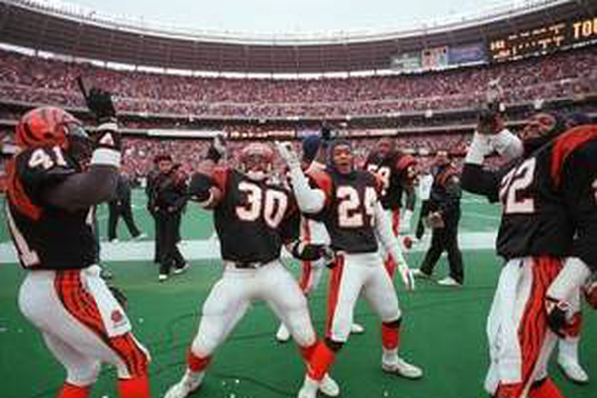 The Ickey Shuffle on the sidelines during the 1989 AFC Championship game between the Bengals and Bills.