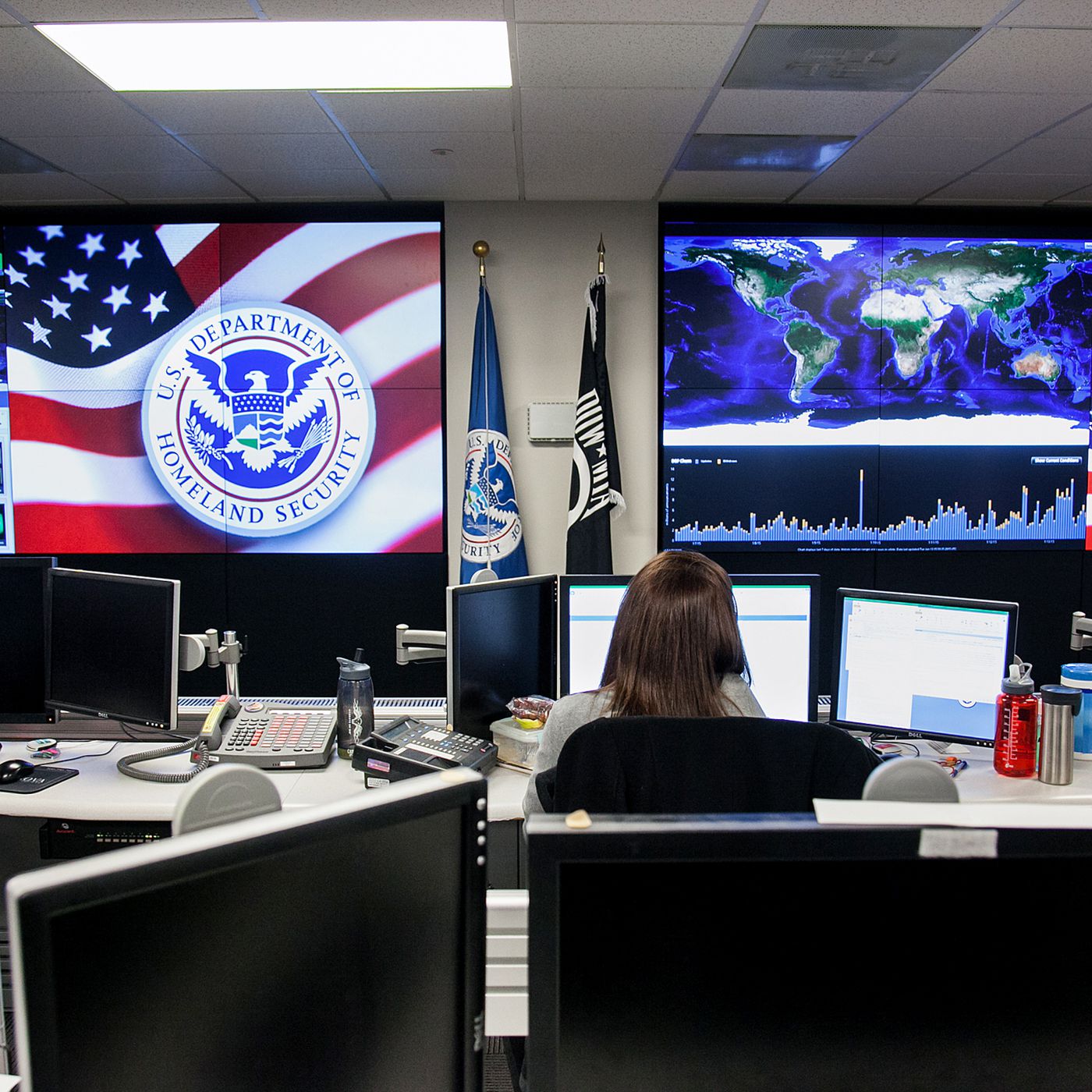 A Look Inside The Department Of Homeland Security S Cyberhub The Verge