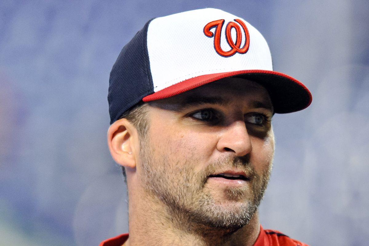 There are oddly few pictures of this game on file, so here is Dan Uggla's giant face for some reason.