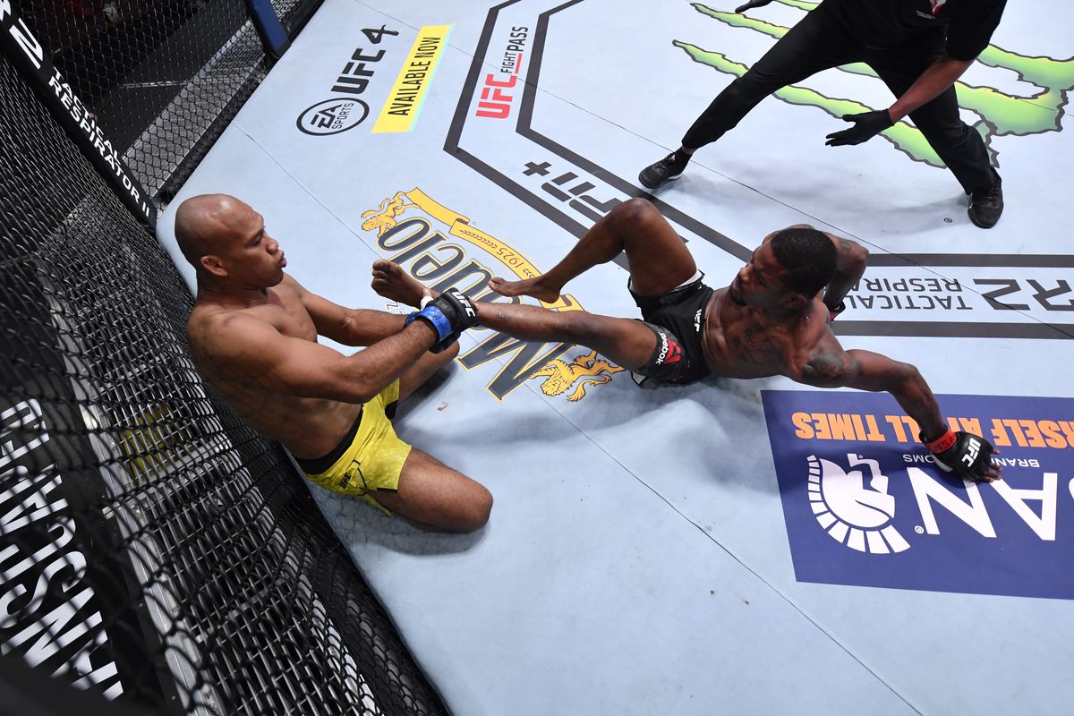 UFC 256: Holland v Souza