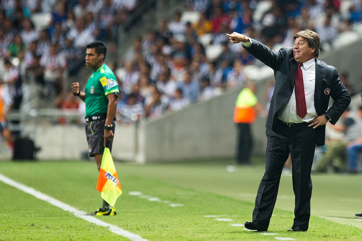 Xolos manager Miguel Herrera shouts instructions during Tijuana’s match against Monterrey.