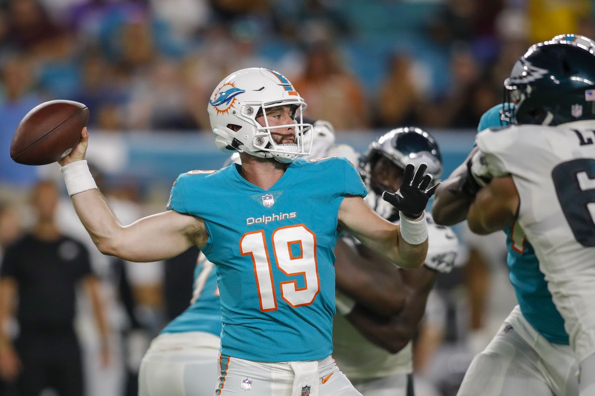 Skylar Thompson is making it hard for the Dolphins to cut him.