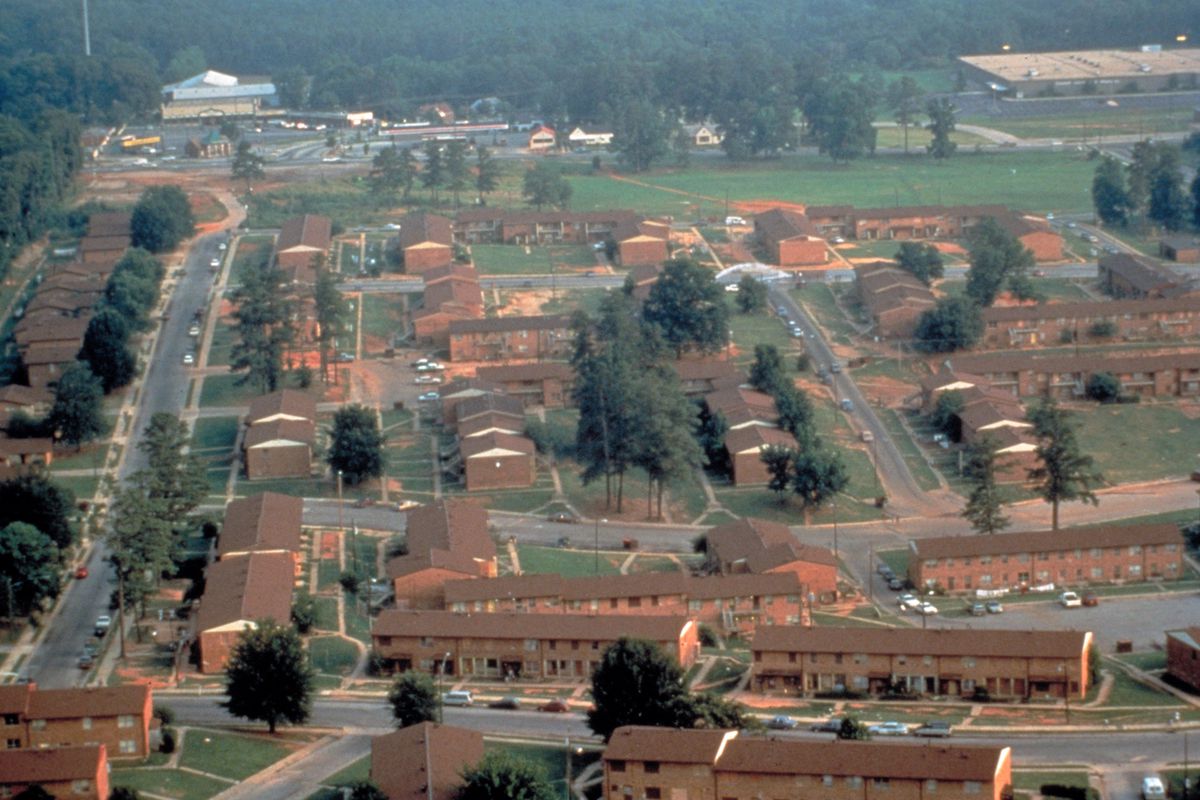 An aerial view of a housing project in Atlanta from the 1990s.