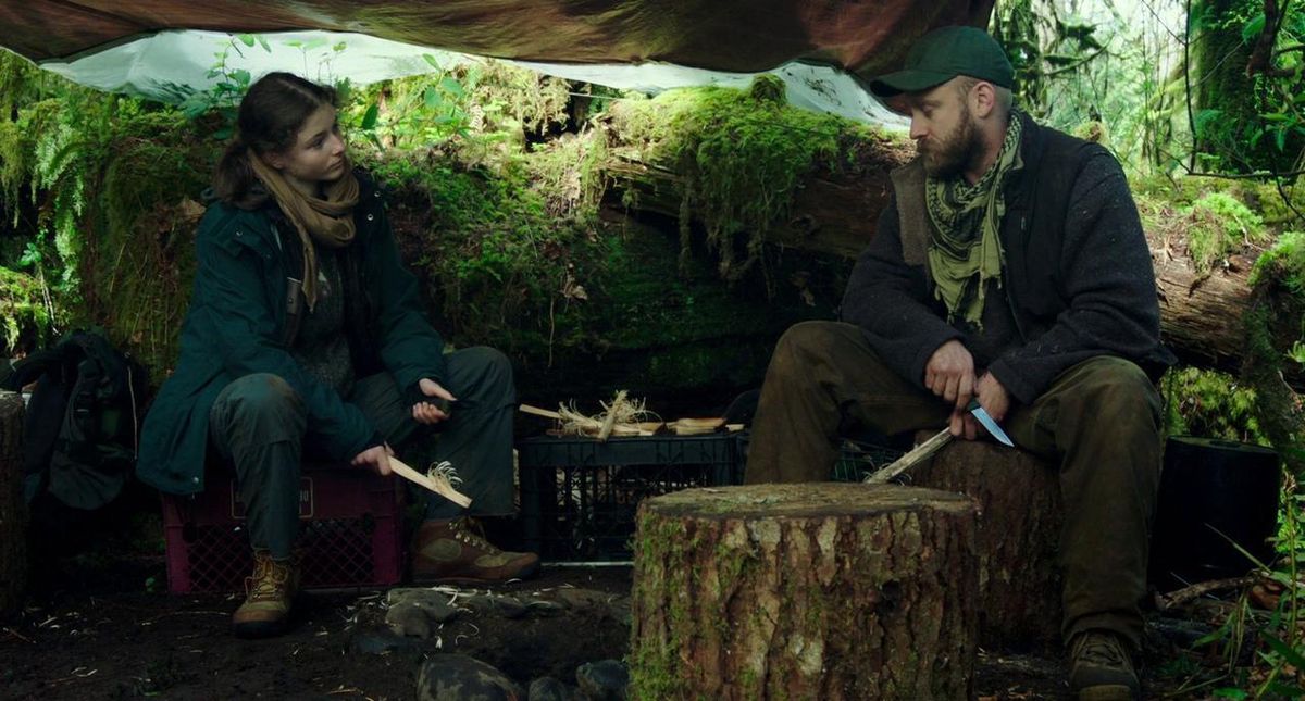 Thomasin McKenzie and Ben Foster in Leave No Trace.