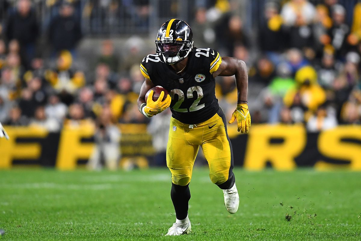 Najee Harris #22 of the Pittsburgh Steelers in action during the game against the Seattle Seahawks at Heinz Field on October 17, 2021 in Pittsburgh, Pennsylvania.
