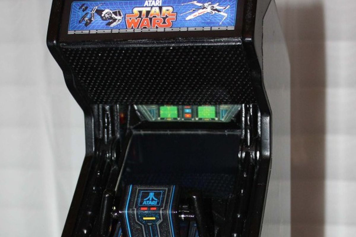 Mini Star Wars arcade machine