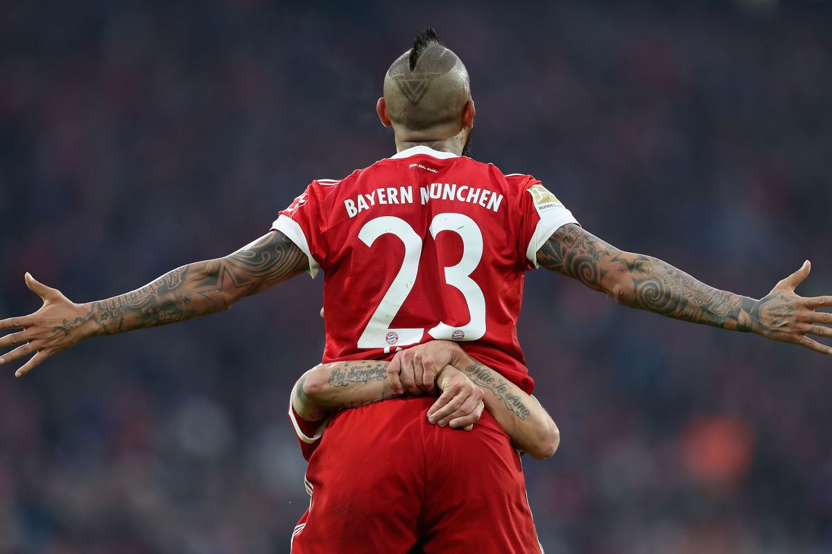 MUNICH, GERMANY - DECEMBER 02: Arturo Vidal of FC Bayern Muenchen celebrates his first goal during the Bundesliga match between FC Bayern Muenchen and Hannover 96 at Allianz Arena on December 2, 2017 in Munich, Germany.