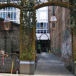 The entrance to the hotel and restaurant