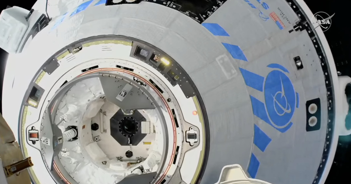 Boeing’s Starliner successfully docks to the International Space Station for the..