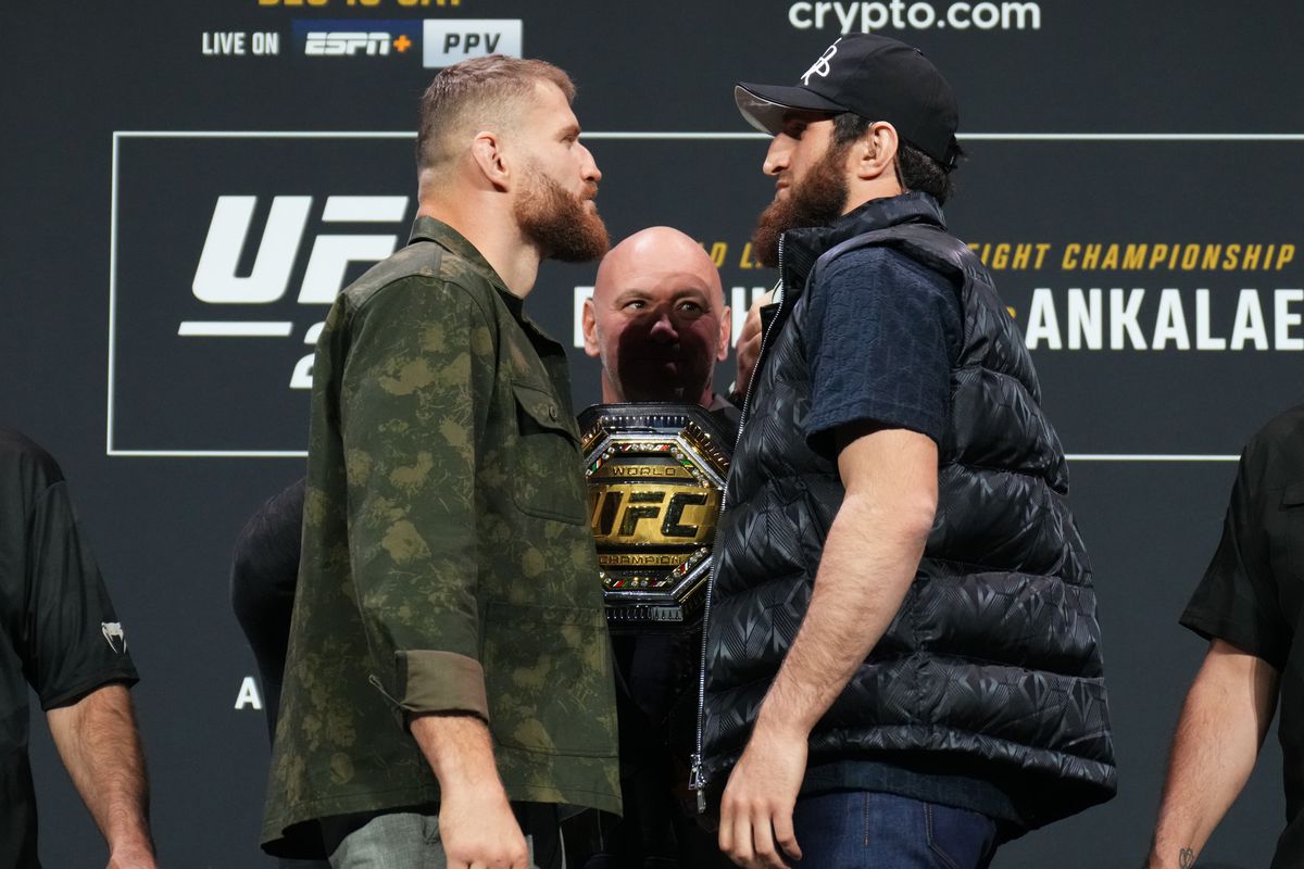 (L-R) Opponents Jan Blachowicz of Poland and Magomed Ankalaev of Russia face off during the UFC 282 press conference at MGM Grand Garden Arena on December 08, 2022 in Las Vegas, Nevada.