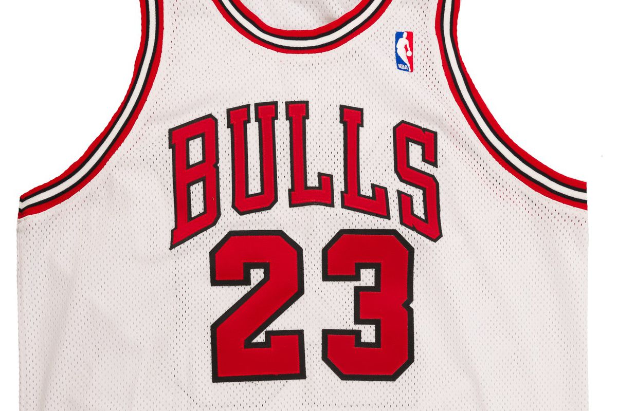 A Michael Jordan game-worn jersey once owned by actor/director Penny Marshall is up for auction.