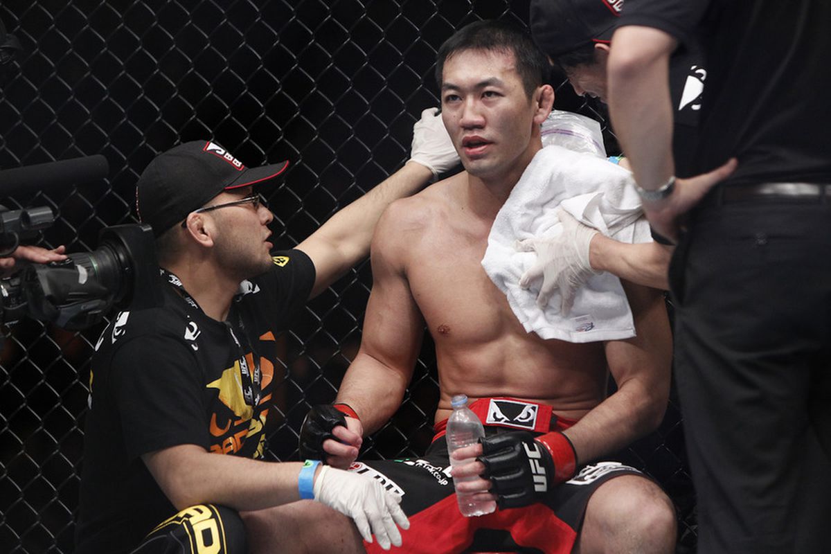 Photo of Yushin Okami by Eshter Lin via MMAFighting.com. 