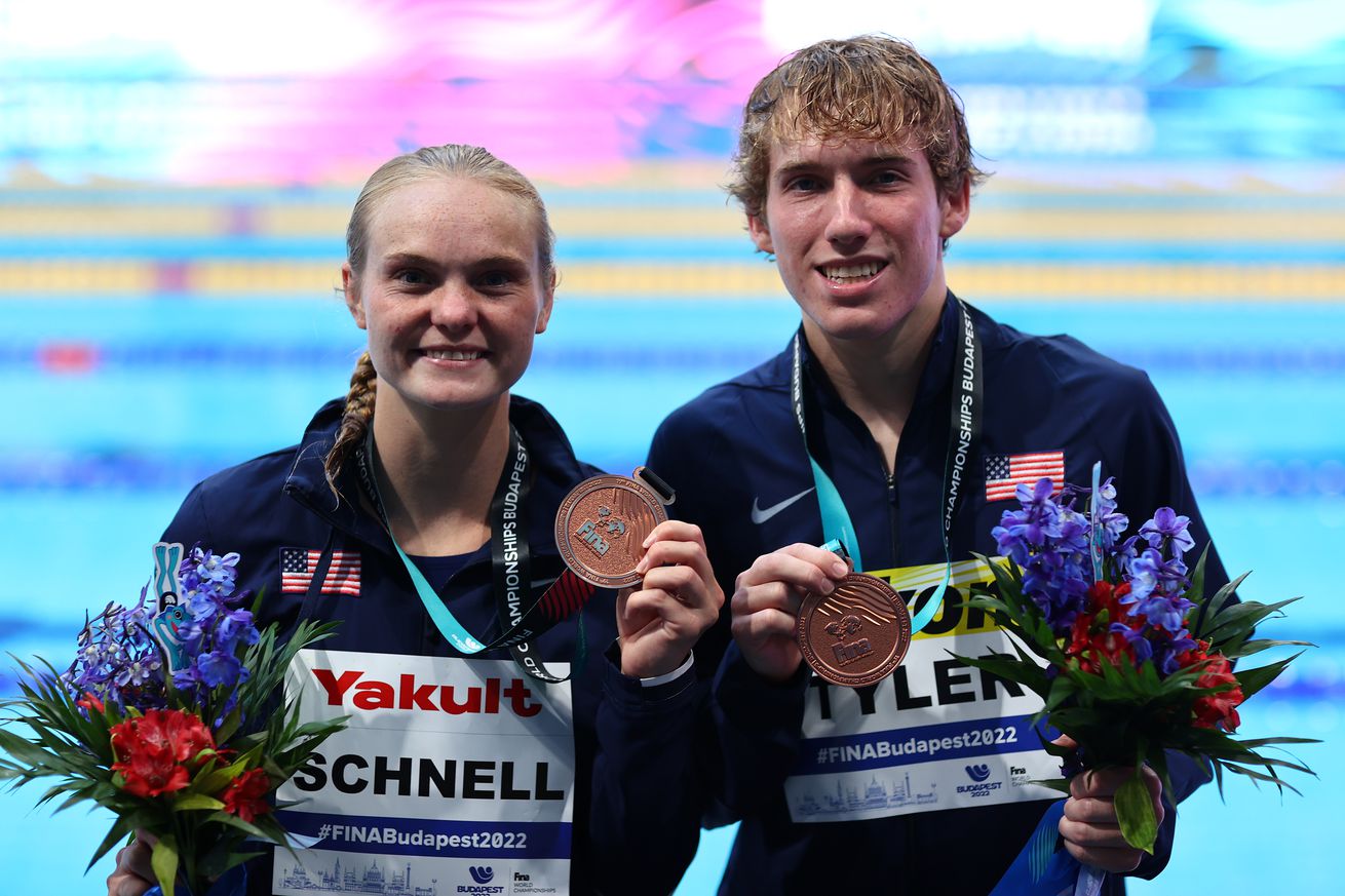 delaney-schnell-medals-fina-world-diving-championships-arizona-wildcats
