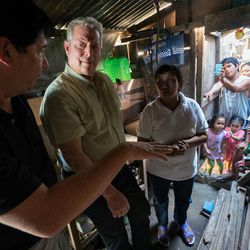 Al Gore appears in "An Inconvenient Sequel: Truth to Power" by Bonni Cohen and Jon Shenk.