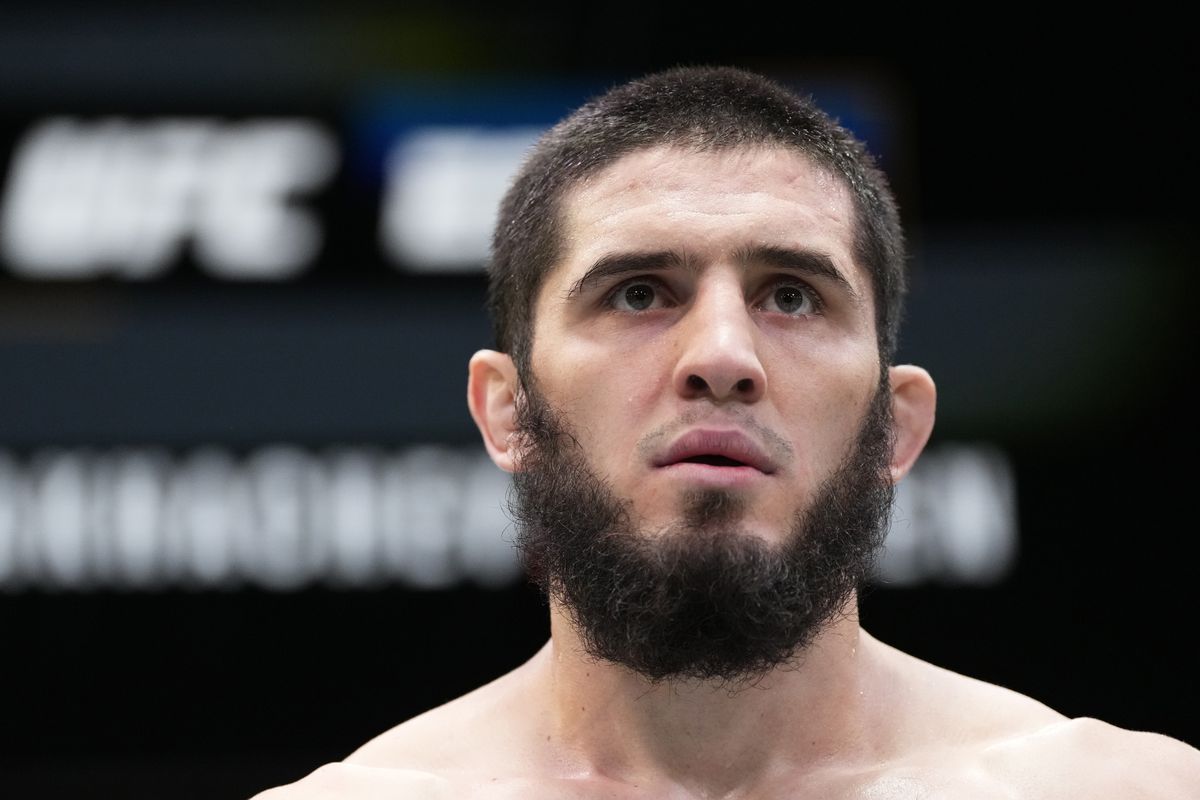 Islam Makhachev tells Alexander Volkanovski to stay in the featherweight division 
