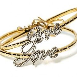 <a href="http://www.vogue.com/guides/holiday-gift-guide-gifts-for-over-500/">Fred Leighton 18K karat gold Love Give bracelet, price upon request.</a> Give love? More like give me all your money, amirite?