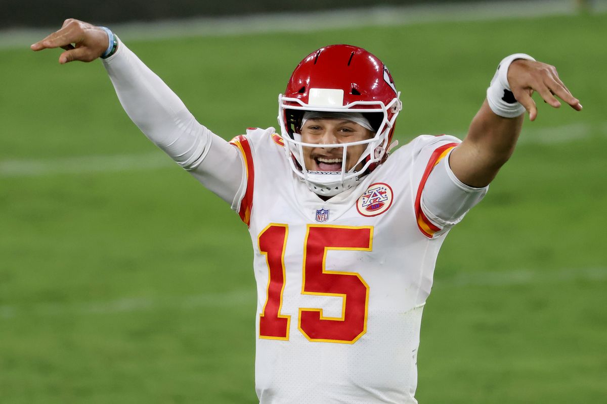 Quarterback Patrick Mahomes #15 of the Kansas City Chiefs celebrates after throwing a fourth quarter touchdown pass against the Baltimore Ravens at M&amp;T Bank Stadium on September 28, 2020 in Baltimore, Maryland.