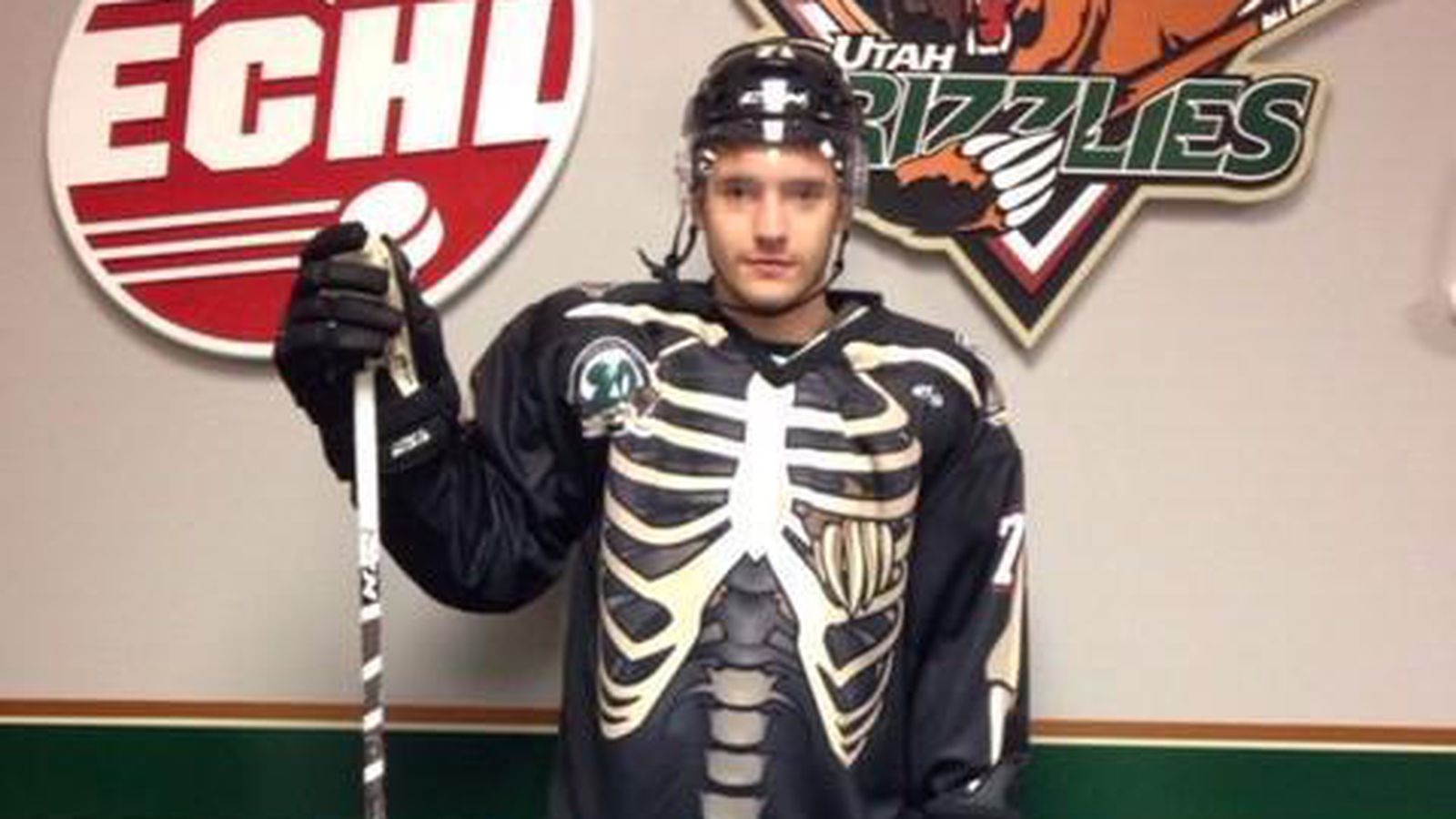 Hockey team is wearing skeleton []jerseys<img src=