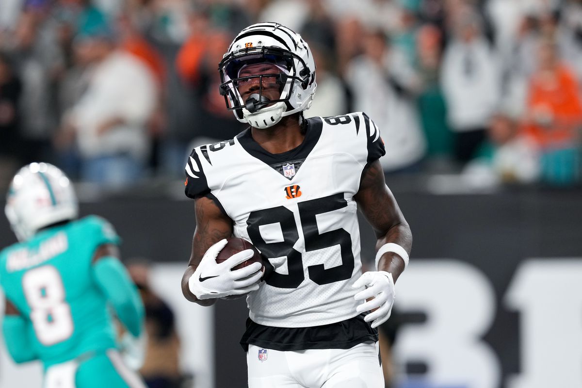 Tee Higgins #85 of the Cincinnati Bengals celebrates after scoring a touchdown in the second quarter against the Miami Dolphins at Paycor Stadium on September 29, 2022 in Cincinnati, Ohio.