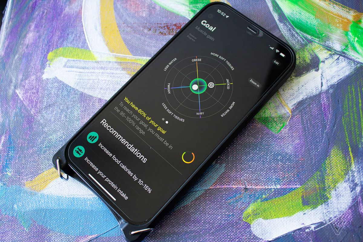 The Aura app connected  an iPhone showing measurement   results and tips to scope   a goal.
