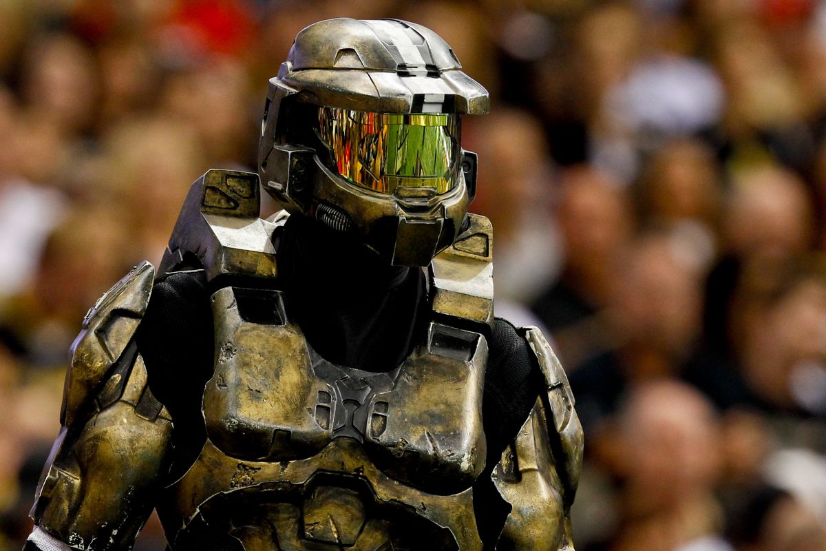 A Saints fan dressed as Master Chief 