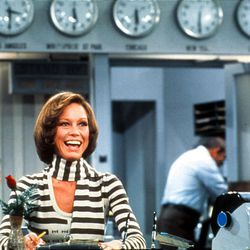 The sixth season of '70s sitcom "The Mary Tyler Moore Show" is now available on DVD.