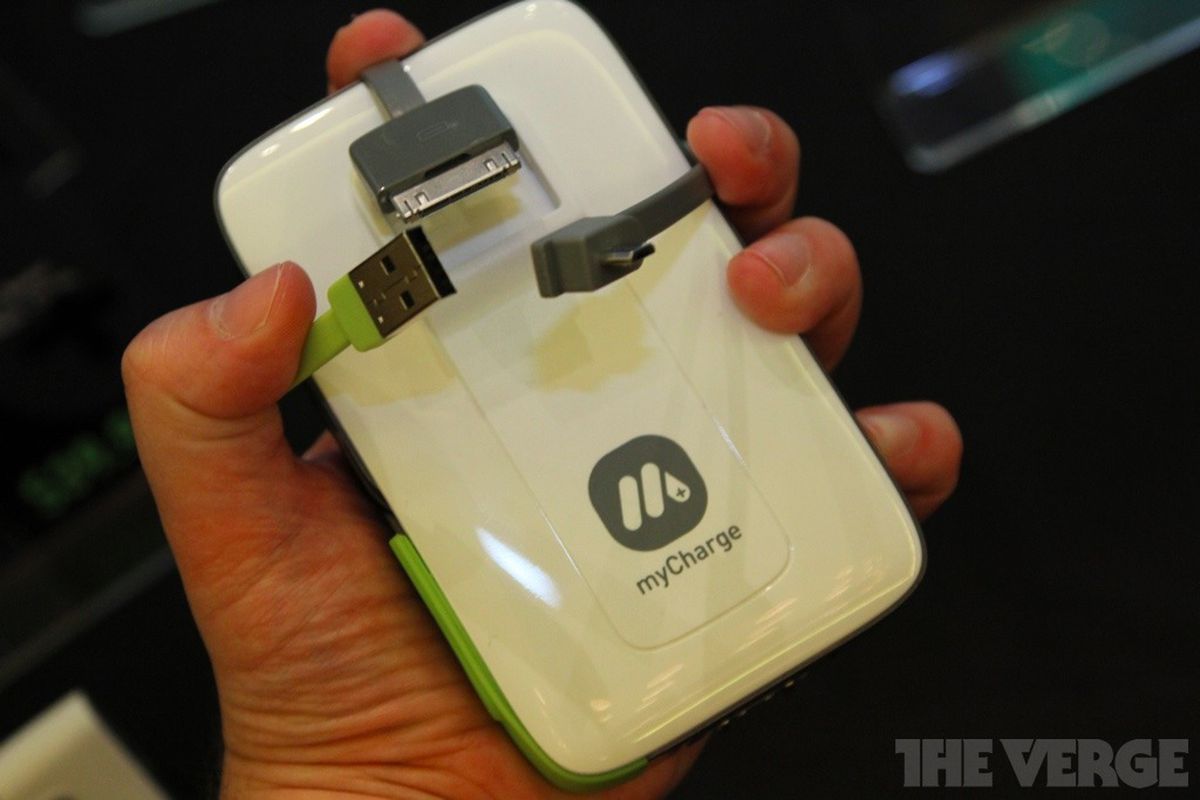 Gallery Photo: MyCharge Explorer, Scout, Quest and Flex external battery hands-on pictures